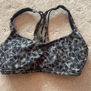 Lululemon free to be bra size 4